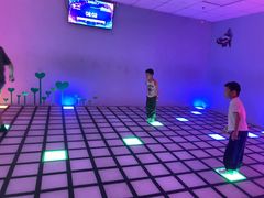 -极限Jump蹦床·新潮玩运动世界·室内乐园·团建·派对中心
