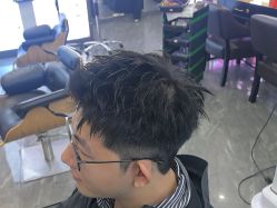 -藤野造型烫染·漂发