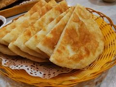 -李连贵熏肉美食酒楼(东市商贸店)