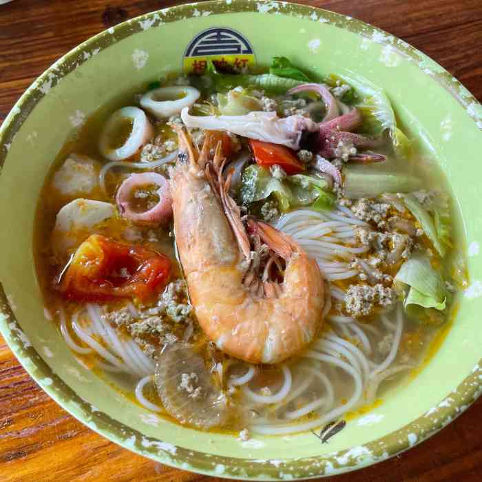 周记蟹仔粉-"晚上侨港风情街就非常热闹了,一路看一路吃.