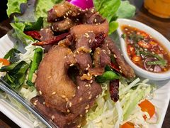 -Chom Cafe and Restaurant