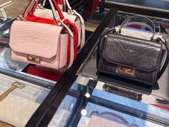 -GIVENCHY(佛罗伦萨小镇奥莱店)