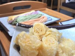 -毛辣果·贵州红酸汤牛肉火锅(西单店)