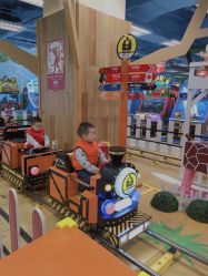 -莫莉幻想儿童乐园(武汉保利广场店)