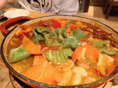 珐琅锅大盘鸡-阿里家·新疆烤肉酒場 by MIG