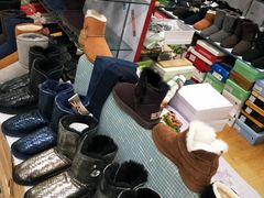 -天伊服装品牌折扣店(拱辰星园店)