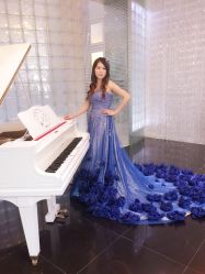 -现代经典婚纱摄影