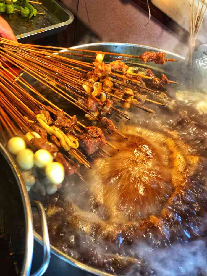 特色油卤串串(水碾河店)-"这个社区吃的实在是太多了哈,一走过来才发.