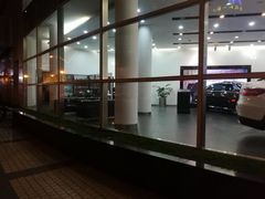 -上海星瀚奔驰4S店(长寿路店)