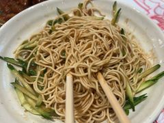 -肥肥虾庄·金牌油焖大虾(汉口城市广场店)