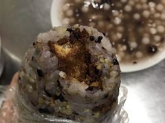 早点的蒸饭包油条-芳婆糕团店(王府大街店)