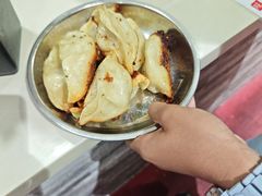 -黄阿姨锅贴大王(万航渡路店)