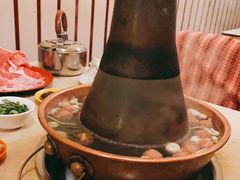 -洞庭洲·防空洞火锅·烧烤·铜锅涮肉(新百广场店)