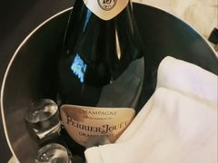 -苏州金鸡湖中茵皇冠假日酒店