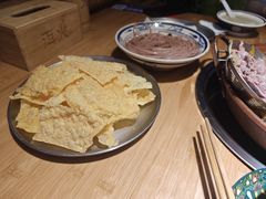 -洱火云南酸菜牛肉火锅(石景山当代商城店)