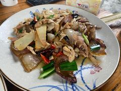 鲜笋炒腊肉-漫山居私汤民宿全竹宴