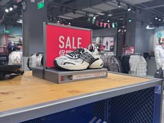 -王府井奥莱临潼小镇(临潼店)