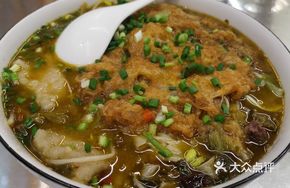 Pickled Cabbage and Yellow Throat Noodles