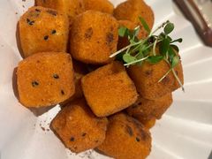 黑松露脆皮豆腐粒-桂满陇·杭州小馆(巴黎春天浦建店)