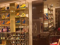 -VENCHI 闻绮(上海佛罗伦萨小镇店)