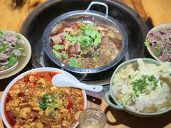 -大众跷脚牛肉馆·非遗传承单位(峨眉山店)