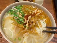 榨菜肉丝面-亮亮面馆(经六路店)