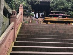 -峨眉山报国寺