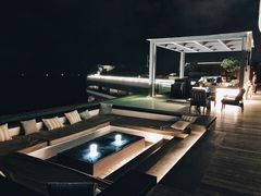 -瑰丽酒店·海吧·天际下午茶·现场DJ·天台酒吧