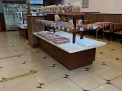 -红宝石·鲜奶小方·海派西点房(南丹店)