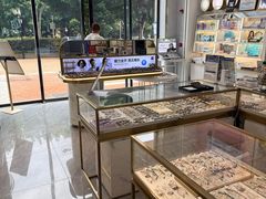 -世纪大明眼镜·林德伯格·蔡司官方授权店(武昌旗舰店)