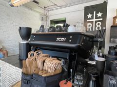 -Roast8ry Coffee Lab