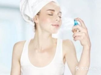 化妆的顺序是: 妆前乳→粉底→遮瑕→定妆→眉妆→眼