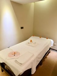 -禾颜社·精致美容