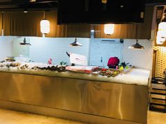 自助取餐区-日进一片海.生腌海鲜火锅.宵夜烧烤(三里屯总店)