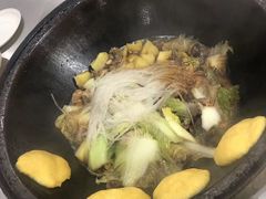 -粘豆包柴火铁锅炖