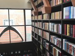 -钟书阁(松江泰晤士小镇店)