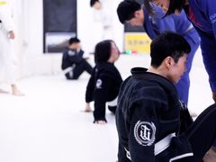 场馆-菠萝格斗巴西柔术训练馆