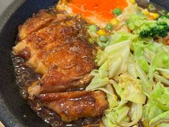 铁板黑椒鸡排饭-牛邸·烧肉饭(来福士店)