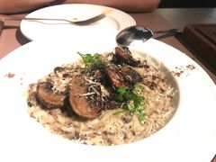 -Oasis Bar & Grill