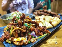 -老东镇啤酒屋海鲜加工·蒸汽海鲜·海鲜烧烤(台东店)