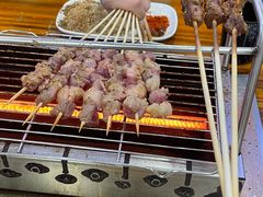 -哈尔滨小酒馆·鲜肉现穿自助烧烤(康新花园店)
