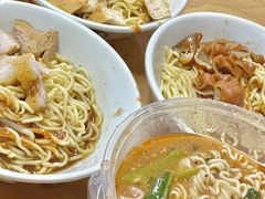 -松树干拌面店
