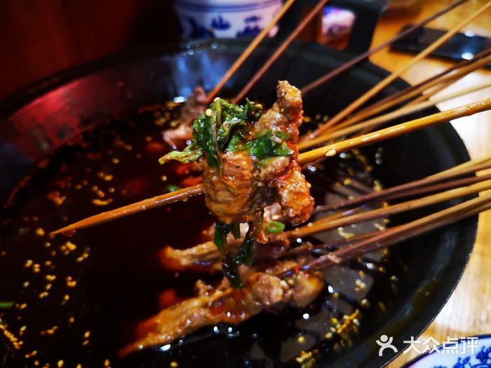 串煮任·成都冷锅串串酒馆(陕西路直营总店)香菜牛肉图片