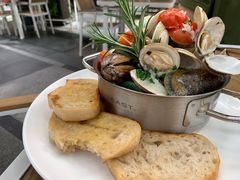 新西兰青口配蒜香白酒奶油汁-Bistro 63 创意融合料理(广粤天地店)