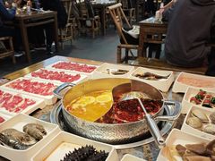 -来龍儿鲜切牛肉自助老火锅