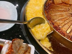 芝士煎蛋锅底-猪啊牛呀羊啊铜盘烤肉(正大广场店)