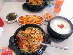 -拌来拌去石鍋拌飯(文鼎店)