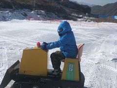 -荣盛康旅野三坡滑雪场