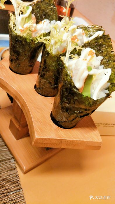 荣新馆(金汇广场4号店)牛油果手卷图片 - 第1张