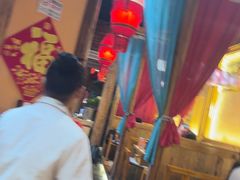 -老滇山寨•云南特色菜•地方菜•民族风情歌舞表演(金碧店)